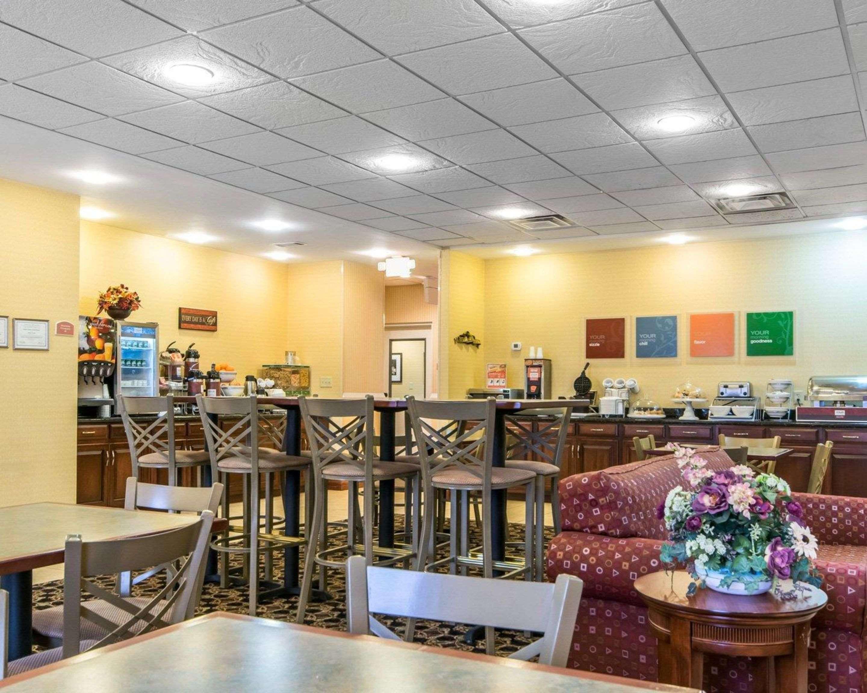 Comfort Suites South Point - Huntington Екстер'єр фото