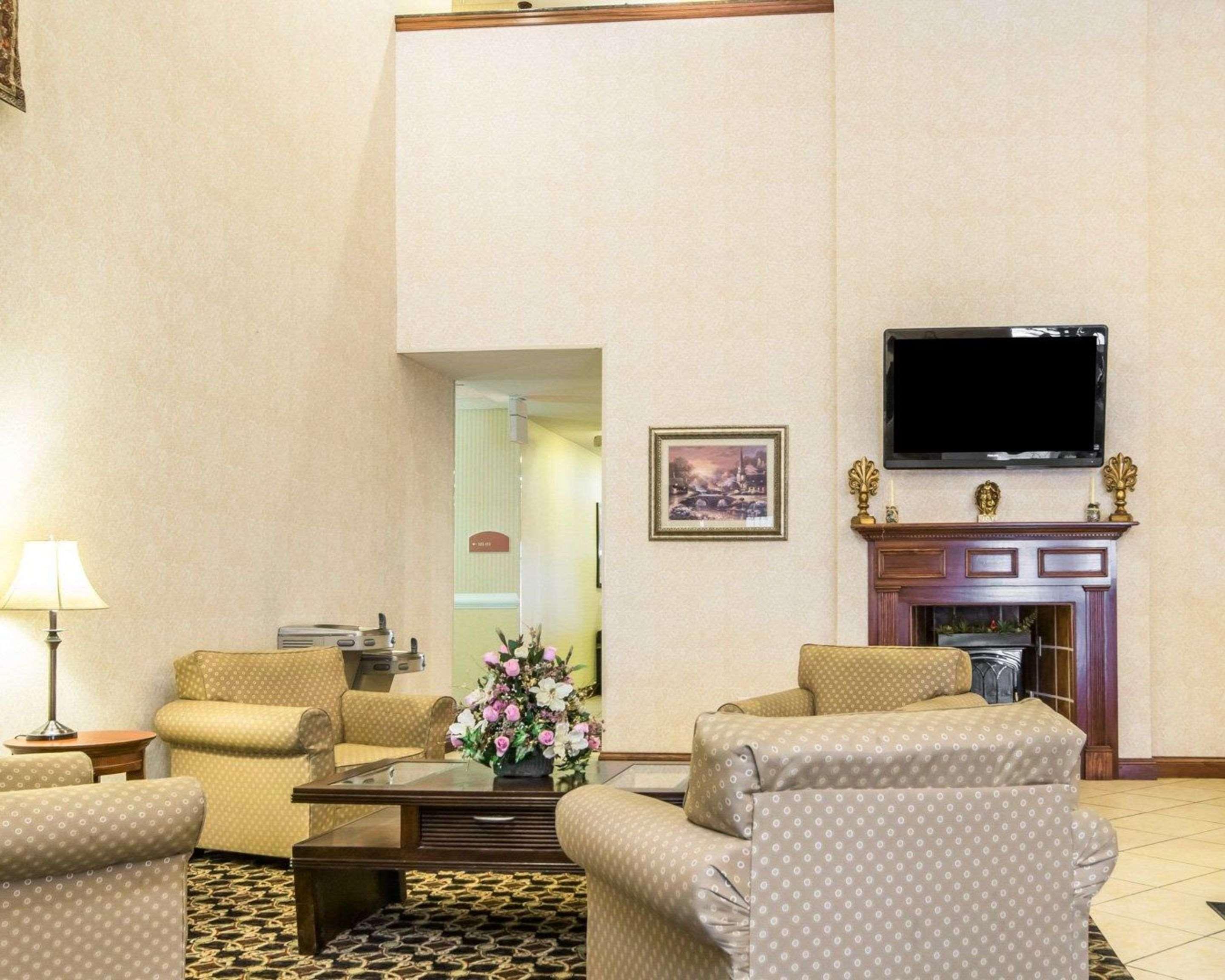 Comfort Suites South Point - Huntington Екстер'єр фото