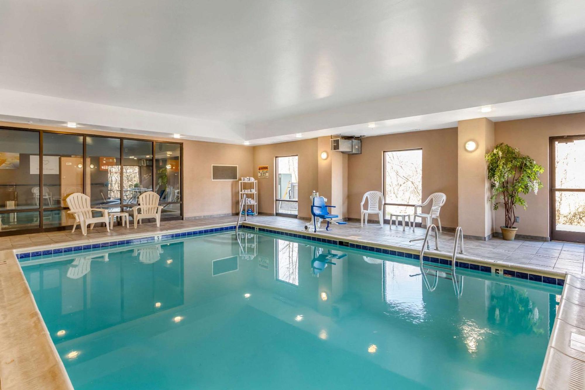 Comfort Suites South Point - Huntington Екстер'єр фото