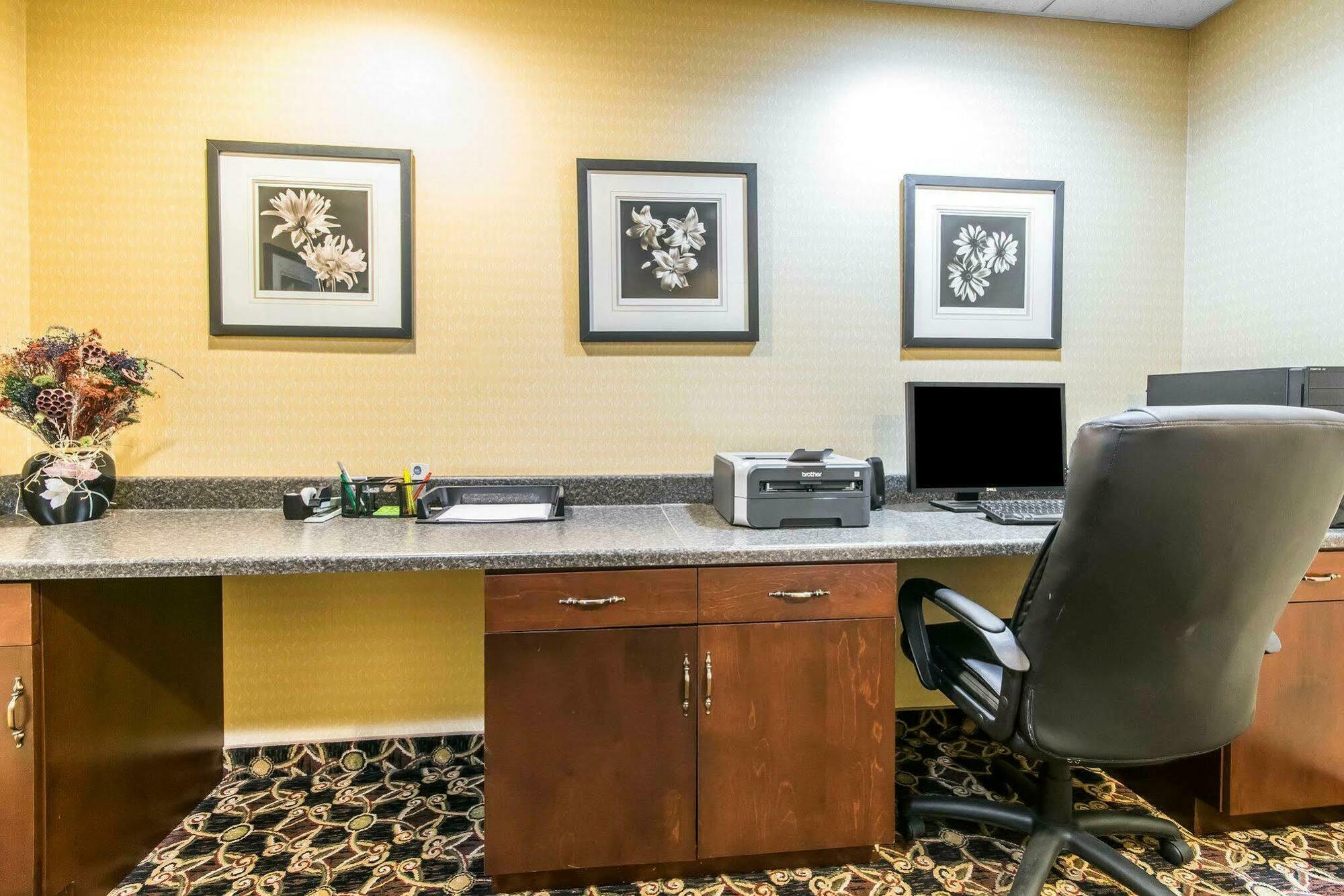 Comfort Suites South Point - Huntington Екстер'єр фото